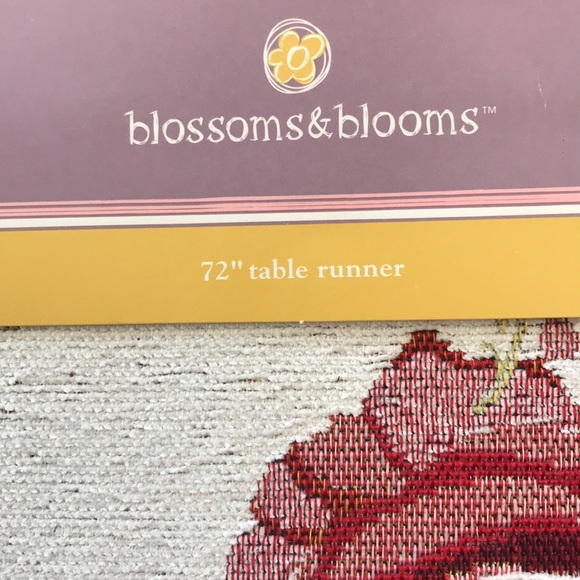 🌼🌺Blossoms & Blooms Table Runner🌺🌼 - Picture 4 of 6